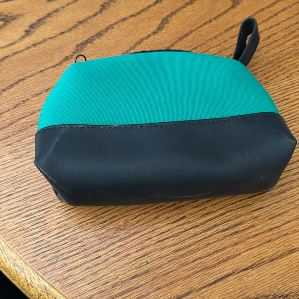 Disney world pouch - Picture 3 of 7